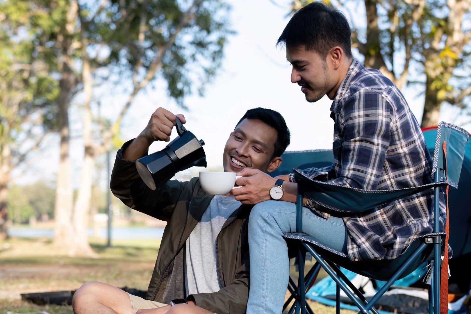 como escolher a cafeteira ideal para levar em viagens e acampamentos